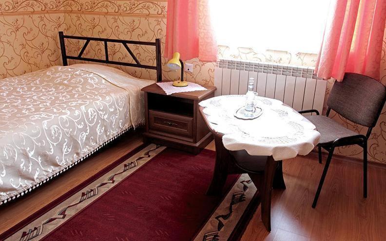 Hotel Mily Krosno Luaran gambar